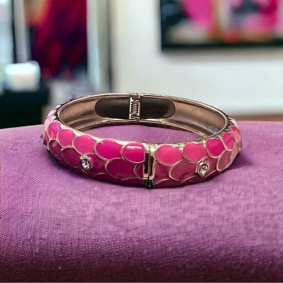 Sequin Pink Fuschia Rhinestone Gold Tone Clamper Bangle NWOT - Picture 2 of 4